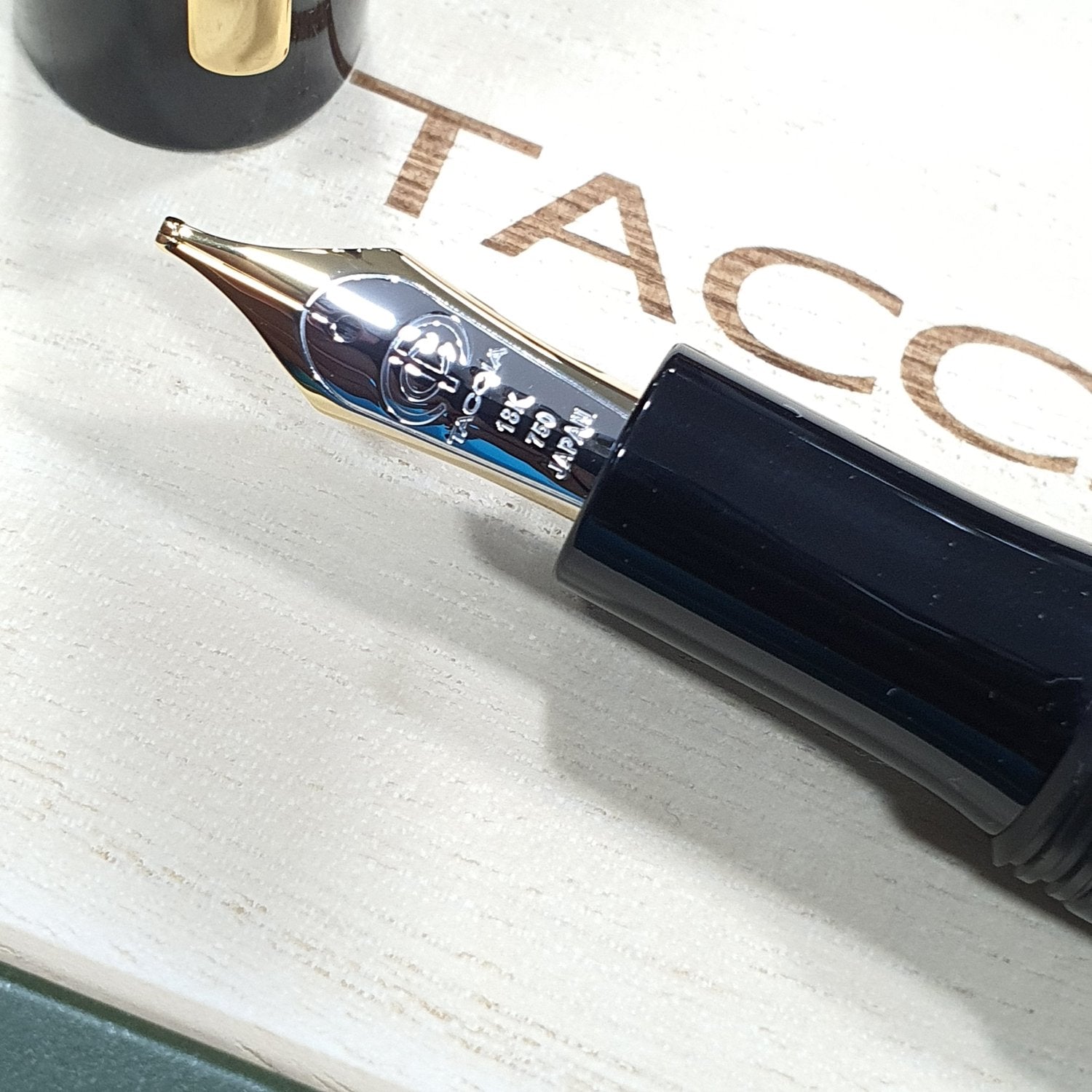 Taccia Kaza-e Urushi Sayokaze Fountain Pen TKE-18F-SK (Limited Edition)