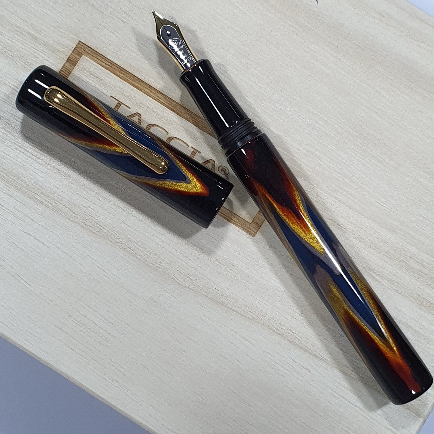 Taccia Ukiyo-e Urushi Hokusai Blue Fountain Pen TF-004-BL (Limited Edition)
