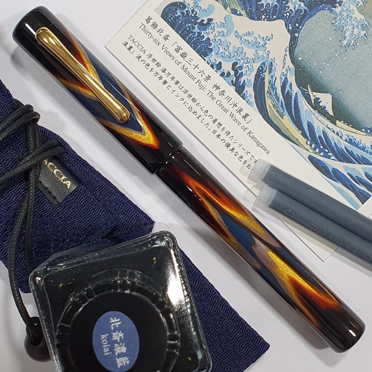 Taccia Ukiyo-e Urushi Hokusai Blue Fountain Pen TF-004-BL (Limited Edition)