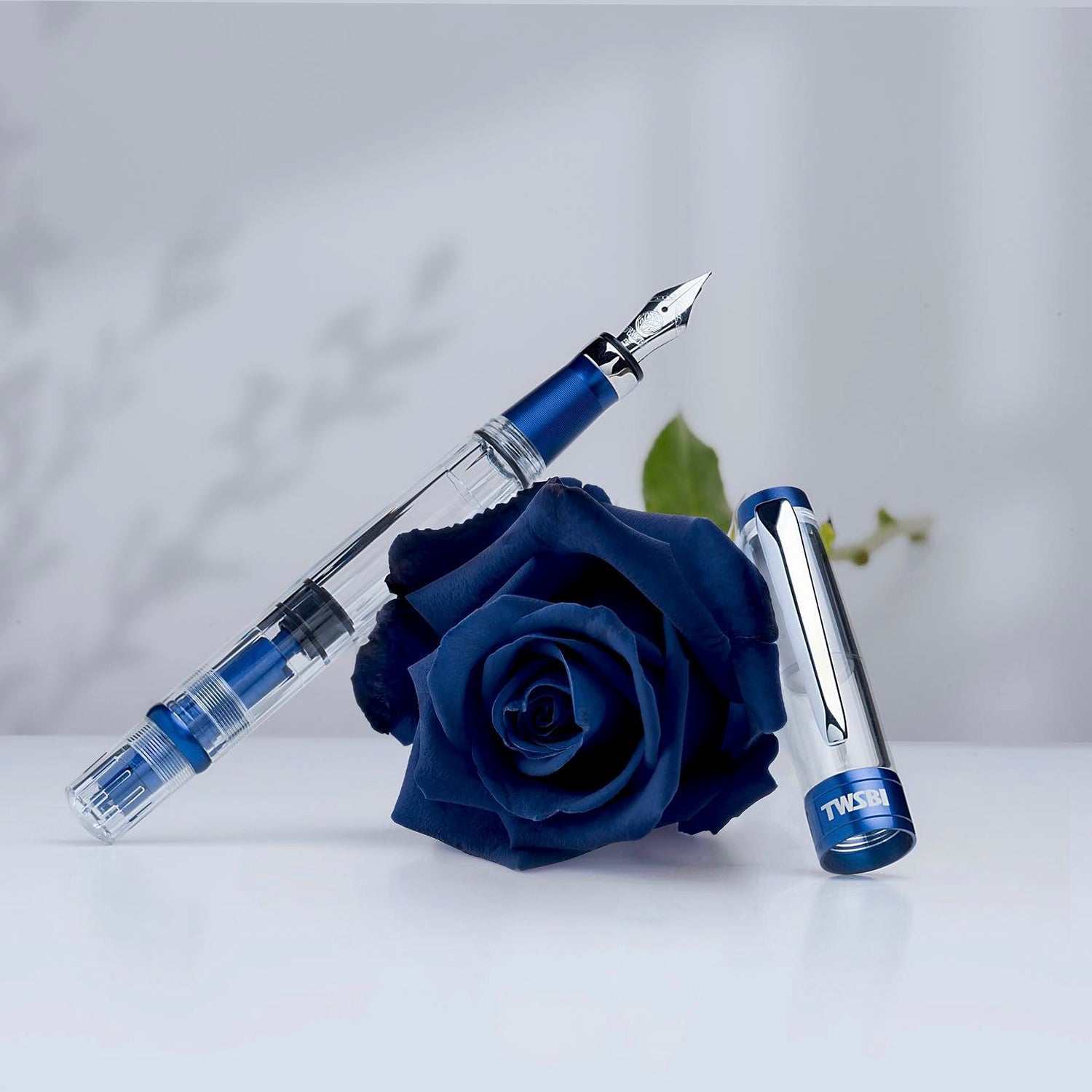 Twsbi Diamond 580 AL R Navy Blue CT Fountain Pen